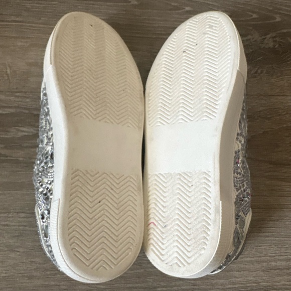 Betsy Johnson Reilly White embellished - Picture 5 of 13